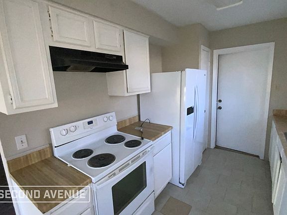 2nd image of 15919 Rosebriar Dr