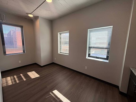 4th image of 333 E English St #414