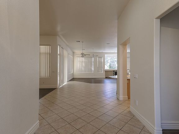 5th image of 33 Arcadian Shores St