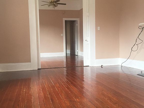 3rd image of 2721 Carondelet St