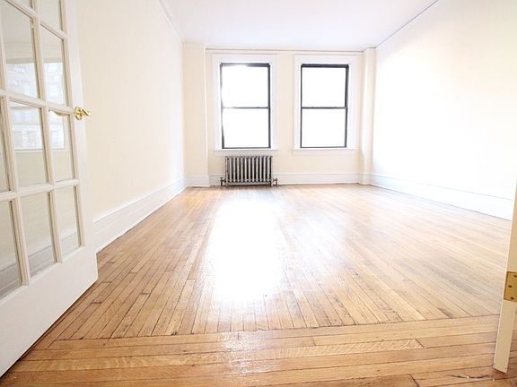 2nd image of 124 W 72nd St APT 3B