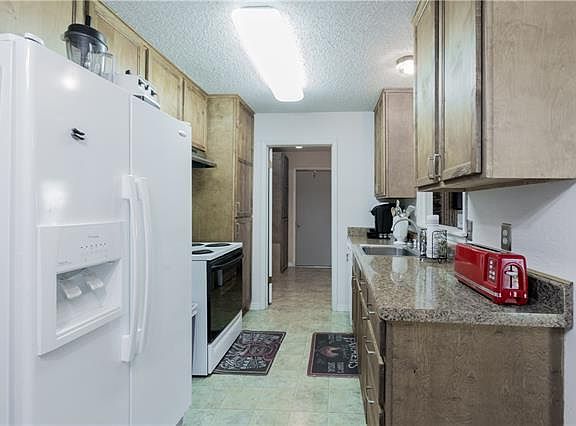 3rd image of 2126 Stonehenge Dr