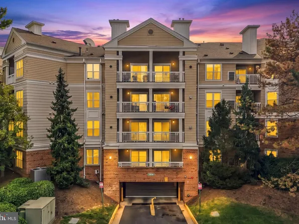 2204 Westcourt Ln APT 317, Herndon, VA 20170