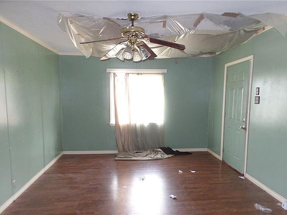 3rd image of 5800 Manhattan Dr