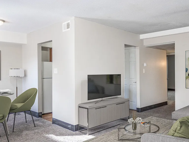 Bridgepointe Crossing — Photo 12