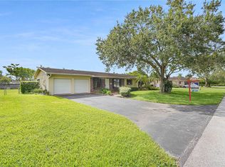 11901 SW 100th Ave, Miami, FL 33176