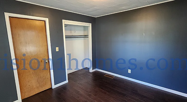2076 W Wayne St — Photo 20