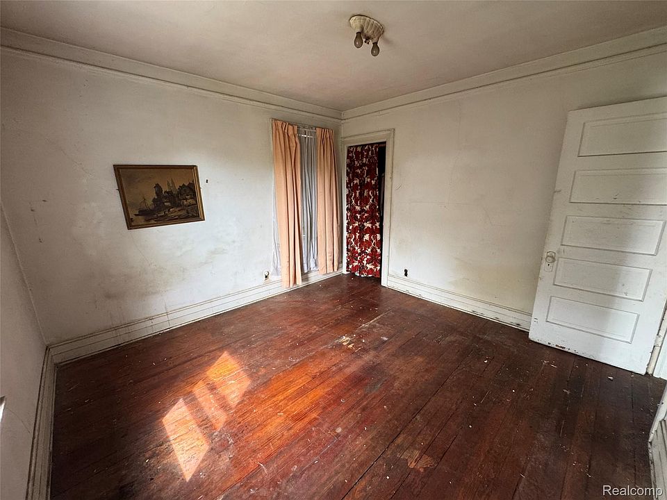 5843 Iroquois St, photo 17