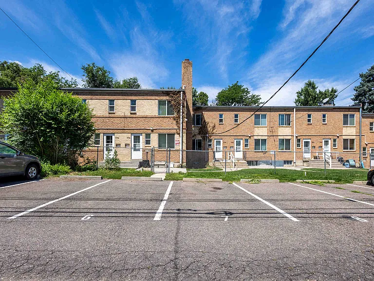 Cherry Street Townhomes — Photo 17