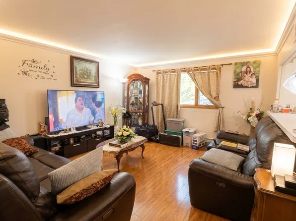 175 Clement Ave Floor 2, Elmont, NY 11003