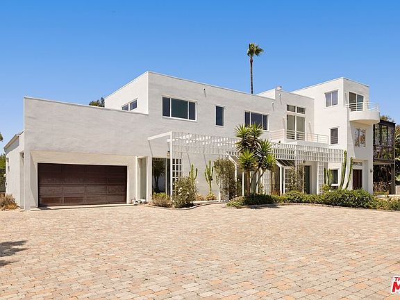 3rd image of 29035 Cliffside Dr