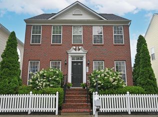 7253 Mariemont Cres, Cincinnati, OH 45227
