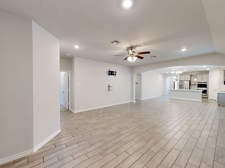 2417 Lavigne Ct — Photo 12