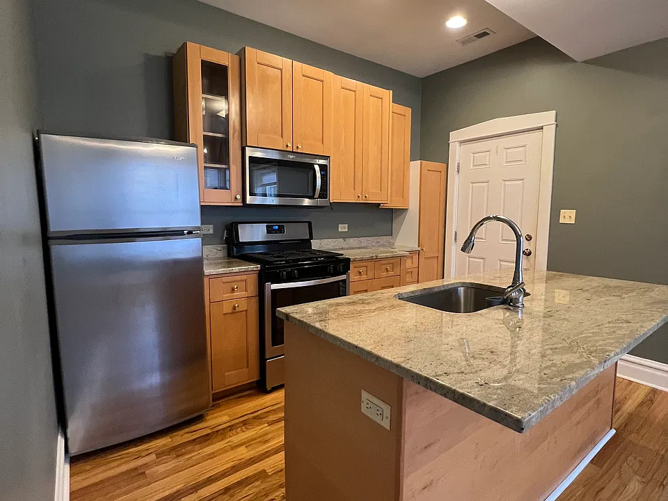 3541 W Jackson Blvd #2R
