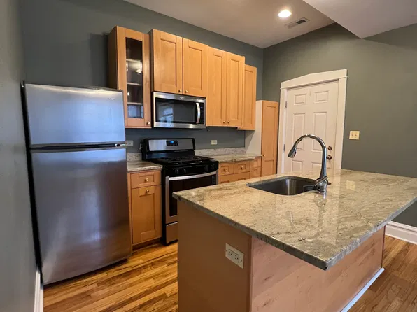 3541 W Jackson Blvd #2R, Chicago, IL 60624