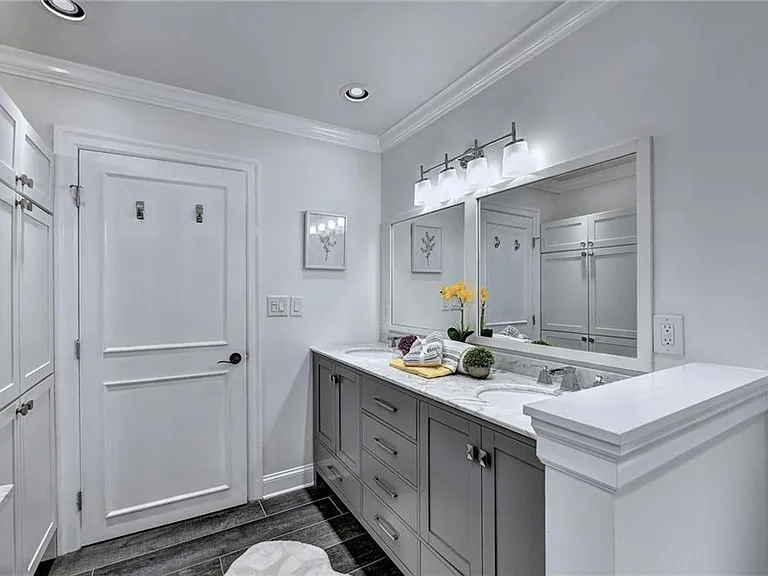 1227 Sheridan Rd NE — Photo 16