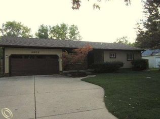 2852 Iowa Dr, Troy, MI