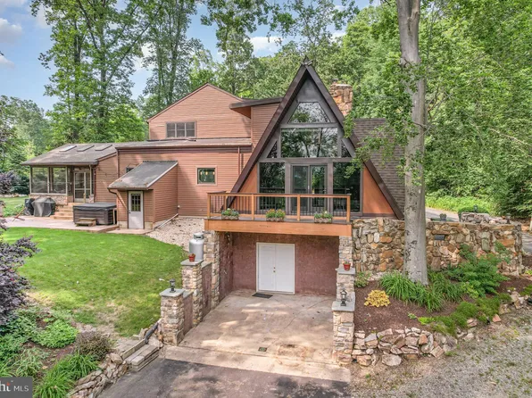 310 Indian Head Rd, Columbia, PA 17512