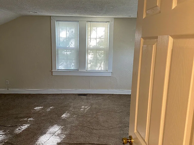 844 S Park Rd SE — Photo 14