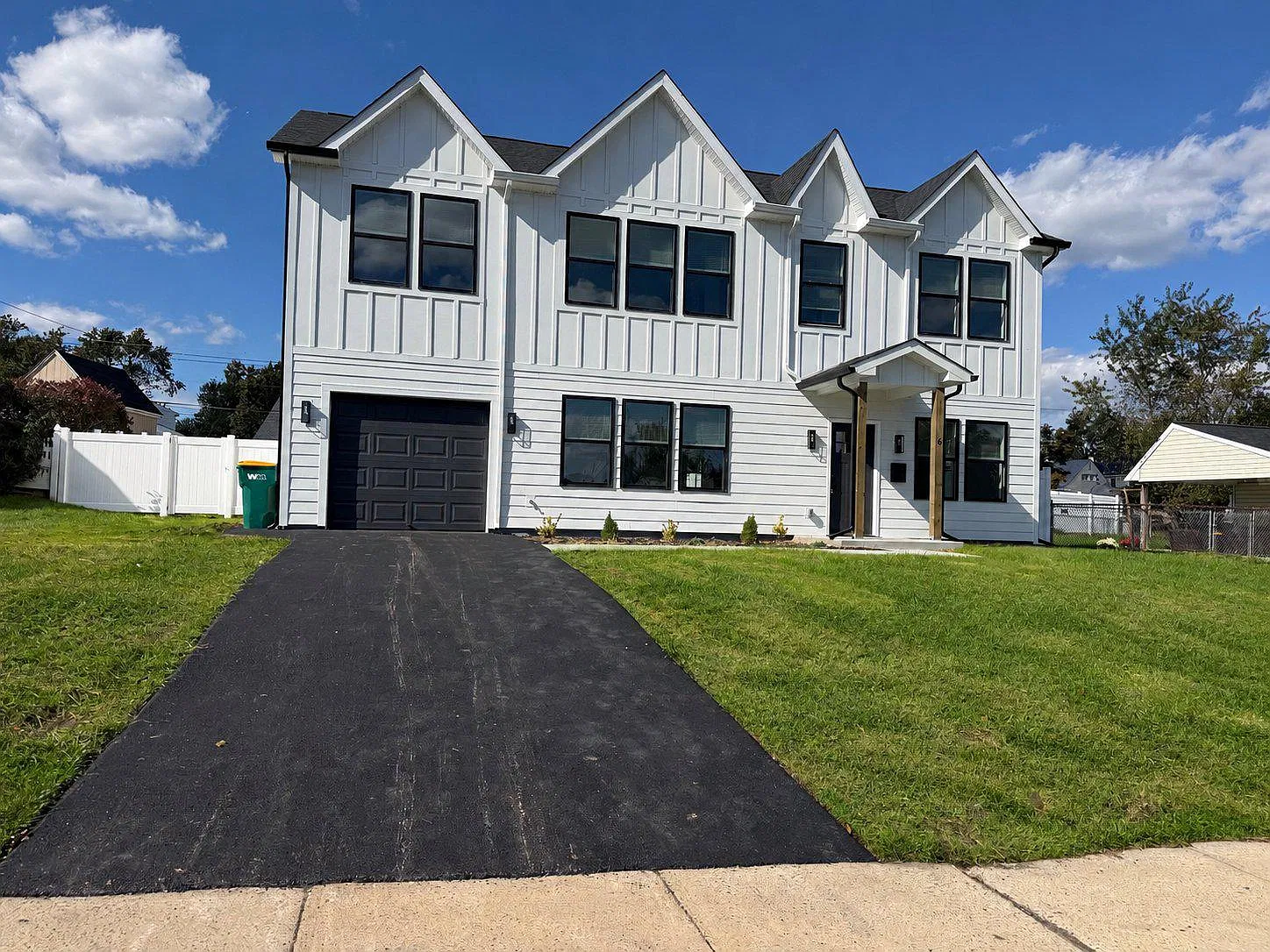 5 bed, 2840 sqft, $4,000 — Photo 1