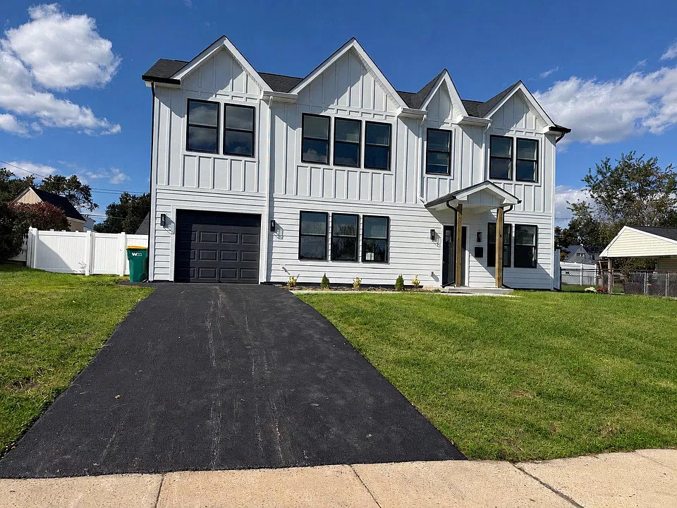 6 Apricot Ln