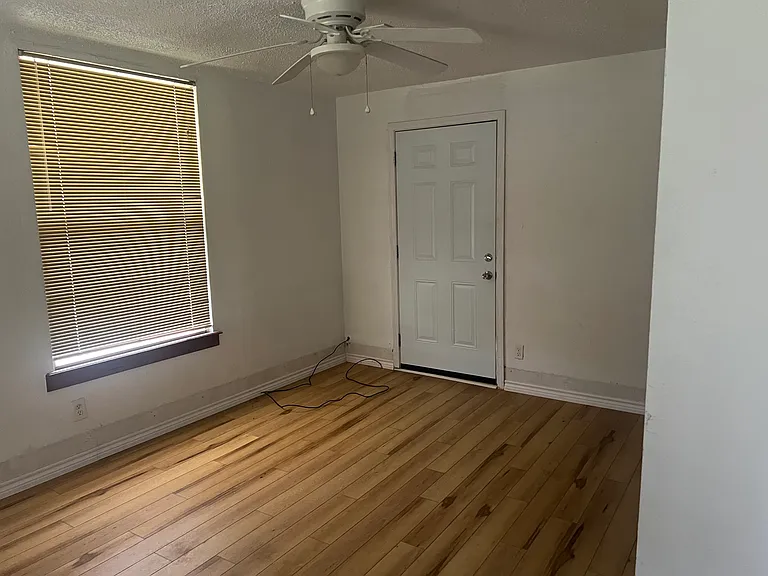727 W Minnesota Ave — Photo 8