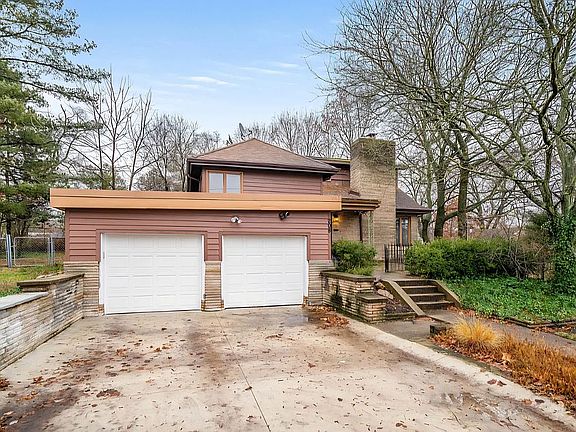 2nd image of 208 Garrison Ave