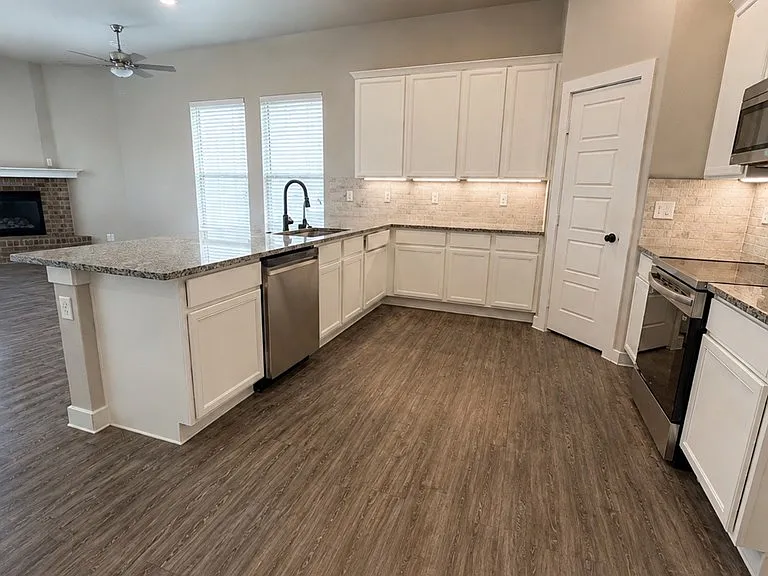 2617 Ivy Ct — Photo 6