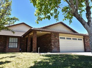 9680 Chantry Ave, Fontana, CA 92335