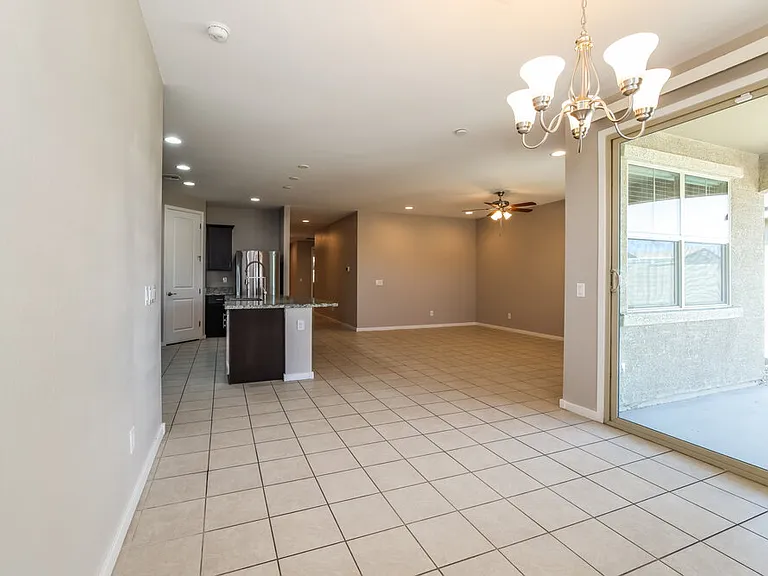 11022 W Marguerite Ave — Photo 4