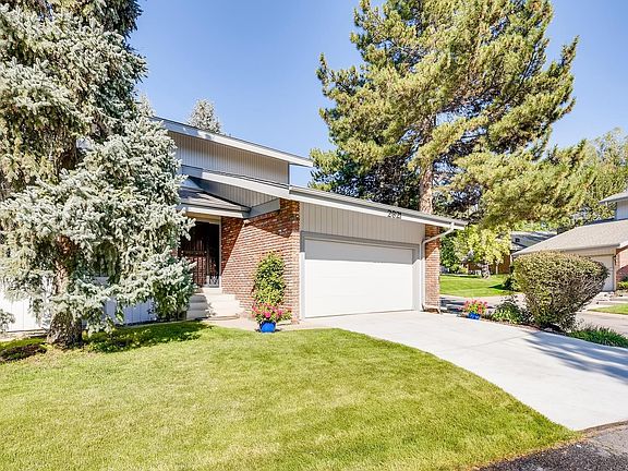 3rd image of 2621 S Wadsworth Cir #11