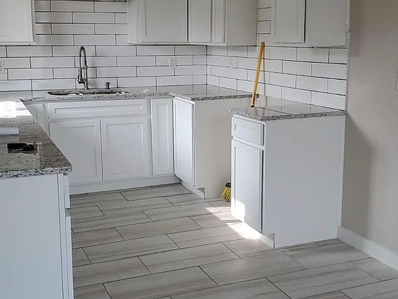 3rd image of 1105 Banker Rd