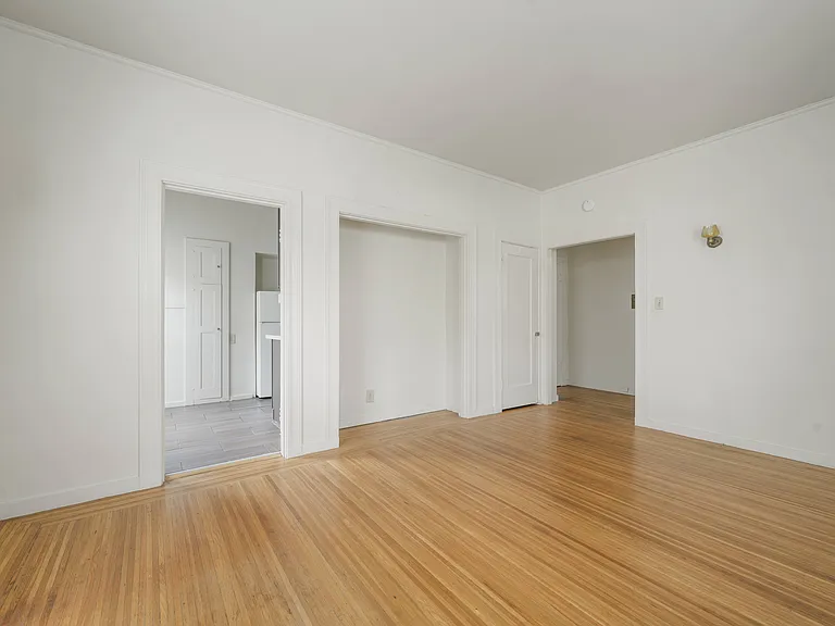 2817 College Ave — Photo 8