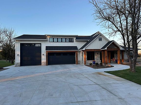 4th image of 9040 N Isabelle Ct