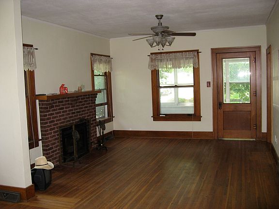 4th image of 318 N Russell Ave