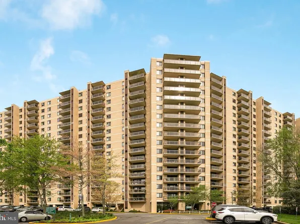 307 Yoakum Pkwy APT 903, Alexandria, VA 22304