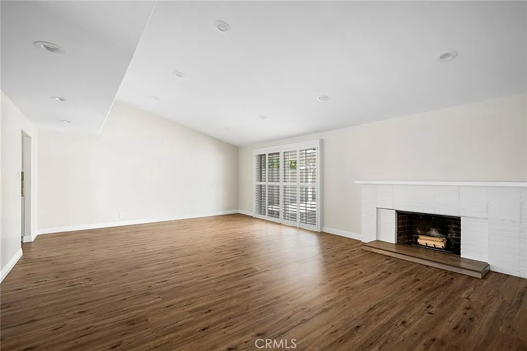 4 bed, 1811 sqft, $4,500 — Photo 4