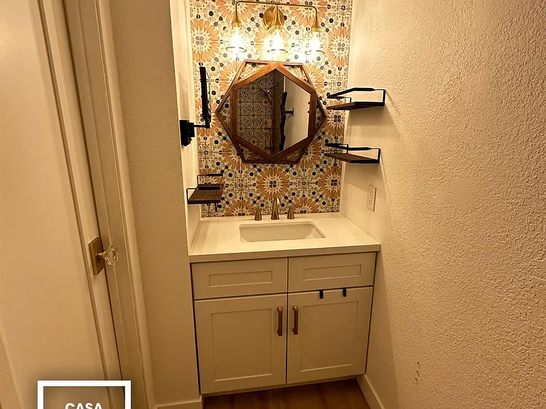 685 N Ashurst Ct #213 — Photo 27