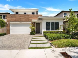 15271 SW 176th Ln, Miami, FL 33187