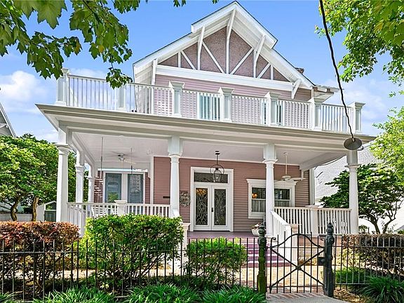 2nd image of 3018 Desoto St