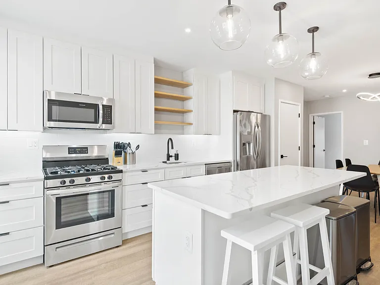 910 Euclid St NW — Photo 1