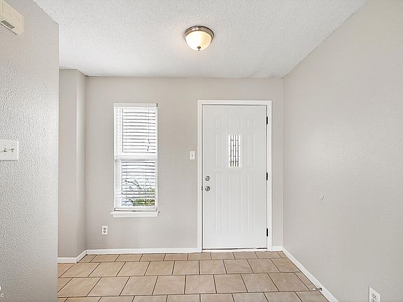 4th image of 10917 Sweetsen Rd