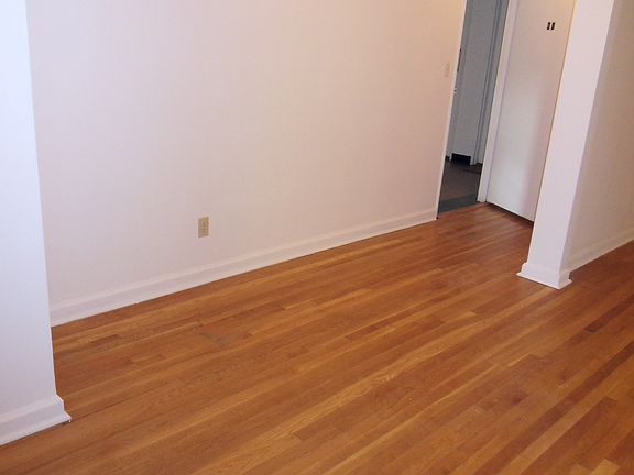 4th image of 1557 Lemoine Ave APT 2D
