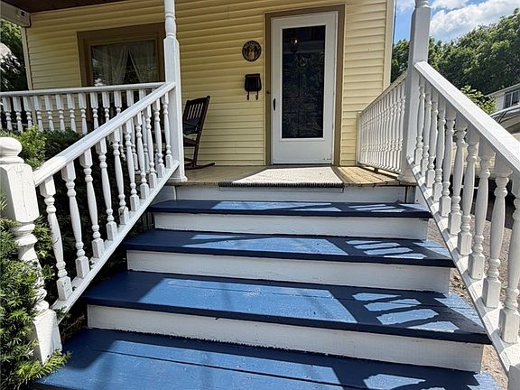 3rd image of 47 Fair St
