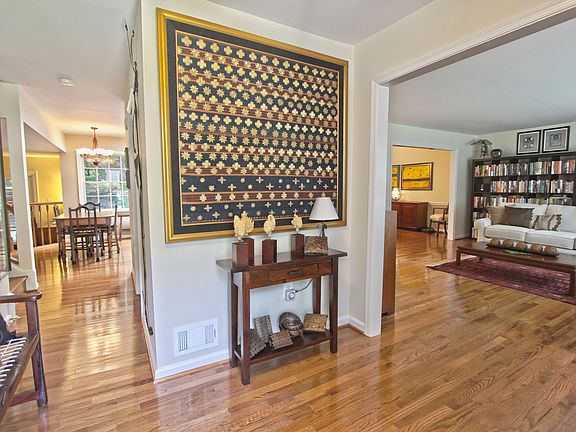 5th image of 4612 Tapestry Dr