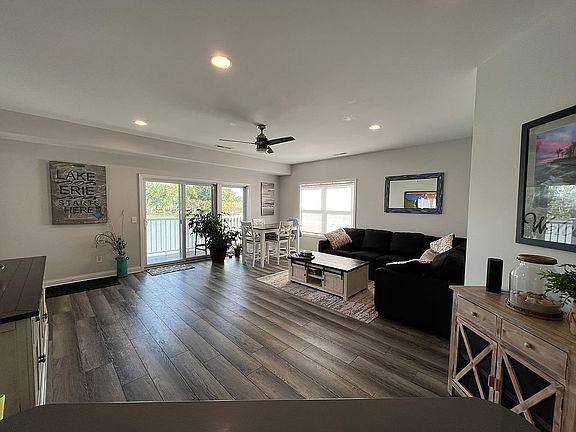 5th image of 2560 S Waterside Ct