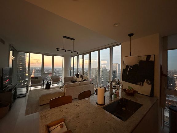 3rd image of 368 W Grand Ave #2602
