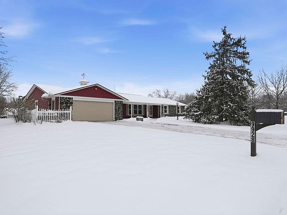4th image of 9928 Berkshire Ln