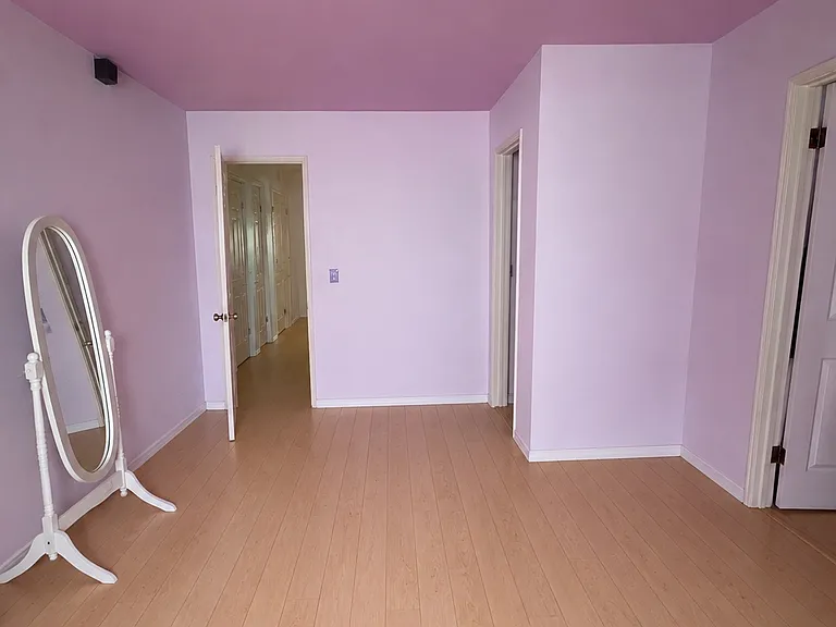 2438 Gramercy Ave — Photo 29