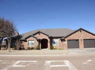 1307 5th St, Plains, TX 79355